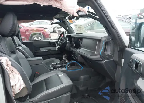 2024 Ford Bronco Black Diamond z USA, uszkodzony, nr VIN 1FMDE1AP7RLA68730